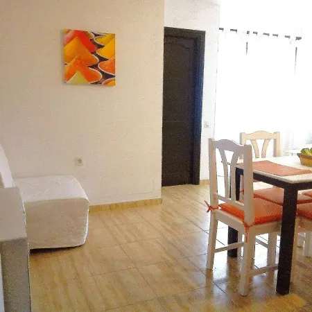 Apartment Apartment With One Bedroom In Corralejo With Balcony And Wifi 800 M From The Beach *